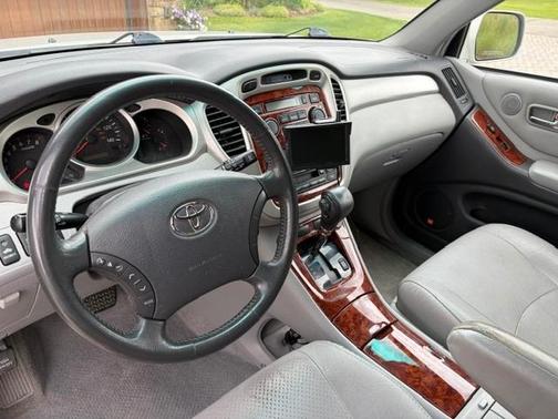 Silver 2006 Toyota Highlander Limited