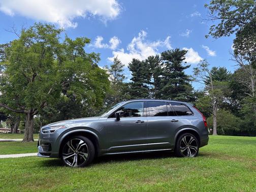 2020 Volvo XC90 Hybrid T8 R-Design