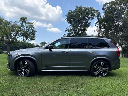 2020 Volvo XC90 Hybrid T8 R-Design