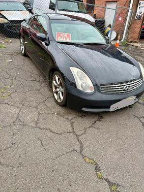 Black 2004 INFINITI G35 Base