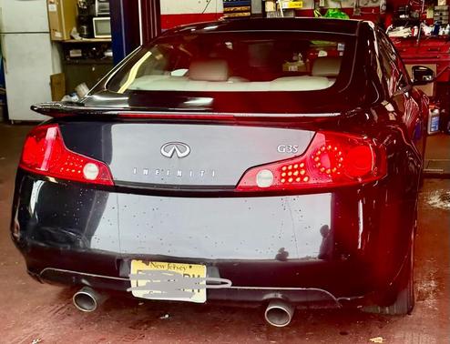 Black 2004 INFINITI G35 Base