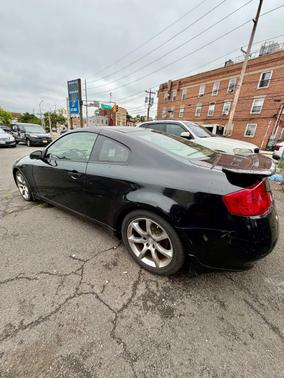 Black 2004 INFINITI G35 Base