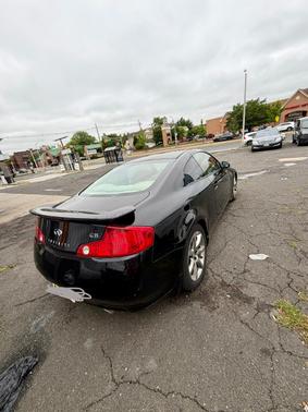 Black 2004 INFINITI G35 Base