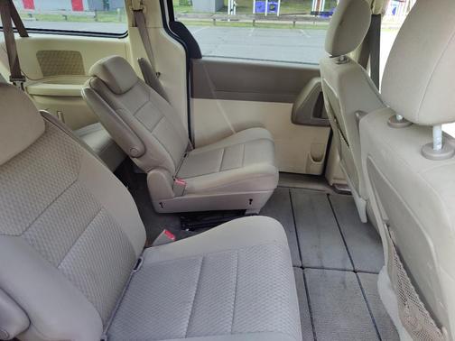 White 2010 Chrysler Town & Country LX