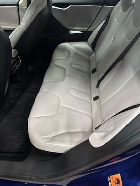 2015 Tesla Model S 70D