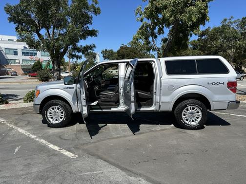 Silver 2010 Ford F-150 Lariat SuperCrew