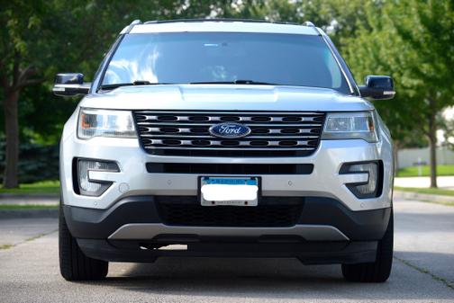Silver 2016 Ford Explorer XLT
