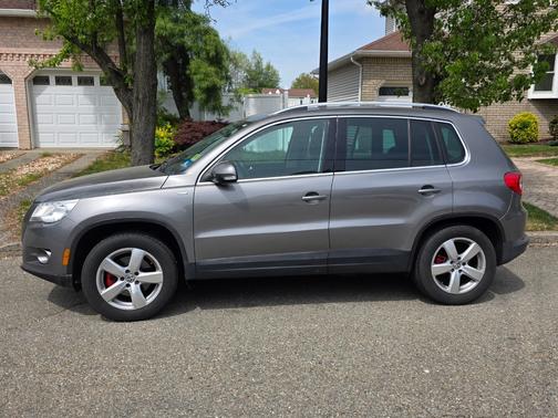 Gray 2010 Volkswagen Tiguan Wolfsburg Edition