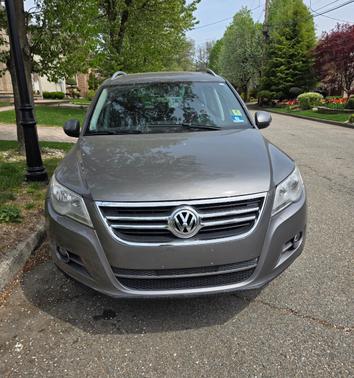 Gray 2010 Volkswagen Tiguan Wolfsburg Edition