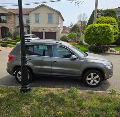 Gray 2010 Volkswagen Tiguan Wolfsburg Edition