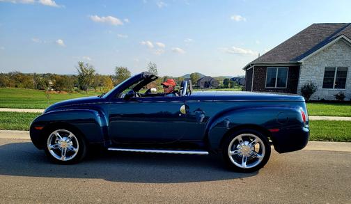 2005 Chevrolet SSR Base