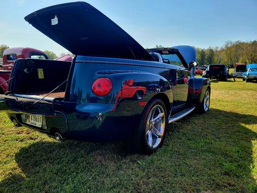 2005 Chevrolet SSR Base