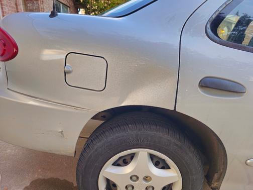 2004 Chevrolet Cavalier Base