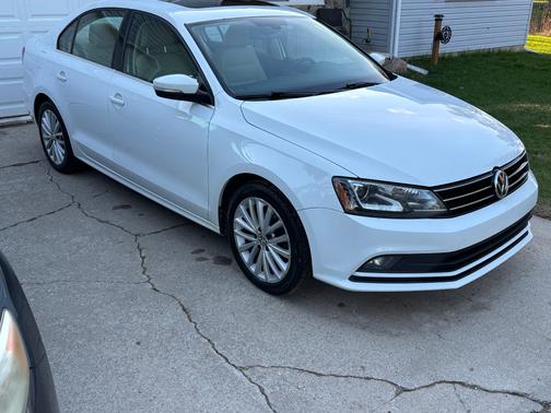 White 2016 Volkswagen Jetta 1.8T SEL