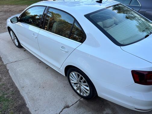 White 2016 Volkswagen Jetta 1.8T SEL