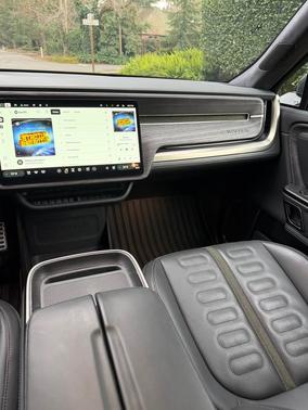 2023 Rivian R1S Adventure Dual-Motor Large Package