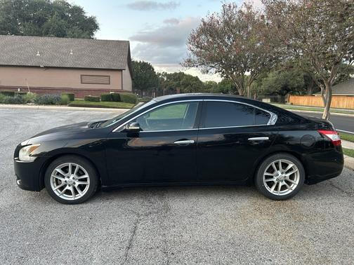 Black 2009 Nissan Maxima 3.5 SV