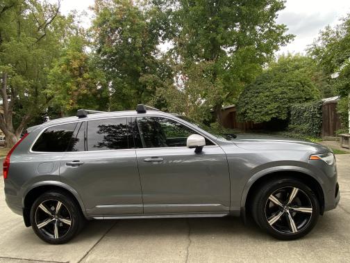 2017 Volvo XC90 T6 R-Design