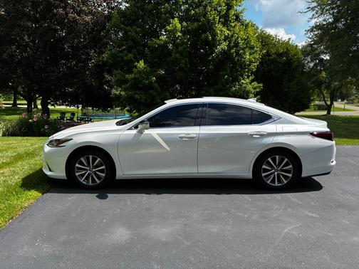 White 2020 Lexus ES 350 Base