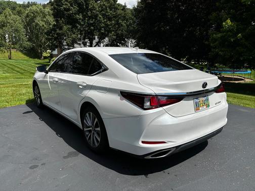 White 2020 Lexus ES 350 Base