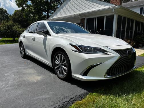 White 2020 Lexus ES 350 Base