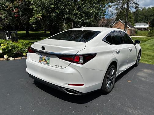 White 2020 Lexus ES 350 Base