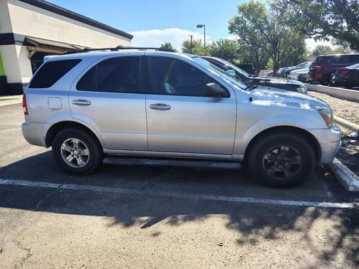 Silver 2006 Kia Sorento LX