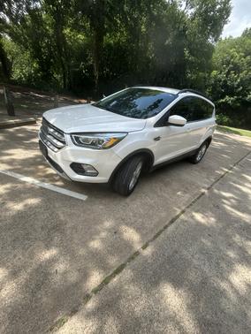 White 2017 Ford Escape SE