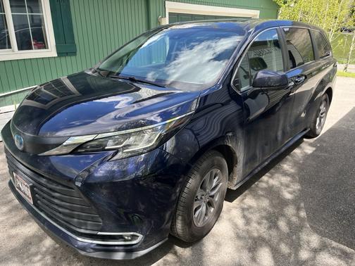2022 Toyota Sienna XLE