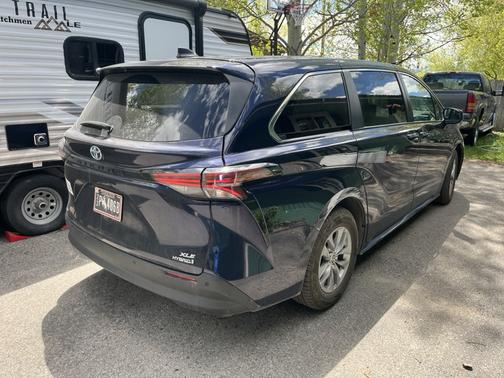 2022 Toyota Sienna XLE