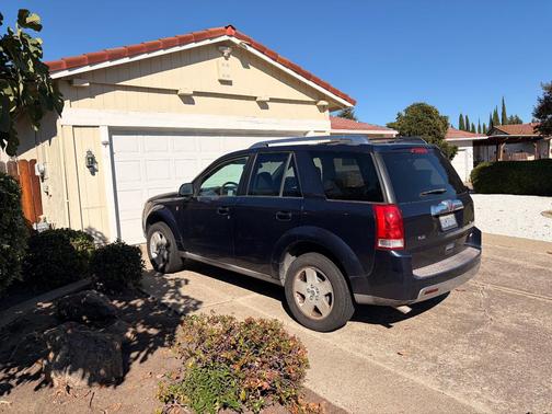 Blue 2007 Saturn Vue Base
