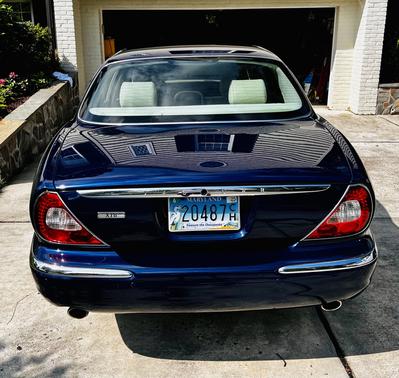 2004 Jaguar XJ8 Base