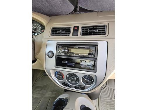 2005 Ford Focus ZX4 SES
