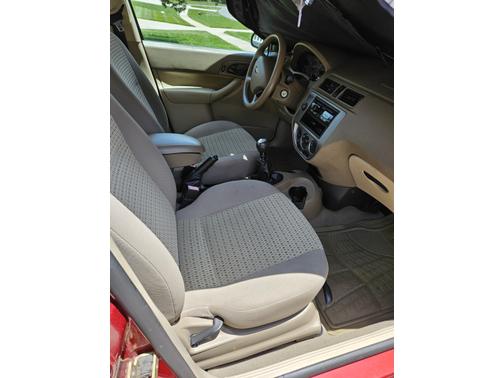 2005 Ford Focus ZX4 SES