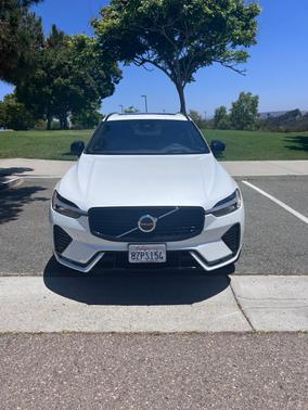White 2022 Volvo XC60 B6 R-Design