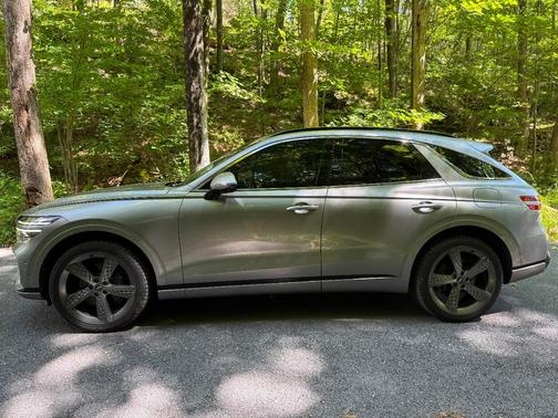 Silver 2022 Genesis GV70 3.5T Sport