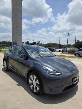 Silver 2023 Tesla Model Y Long Range