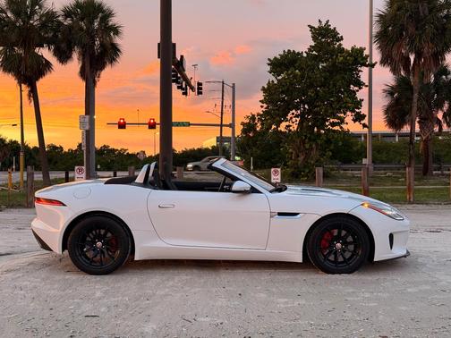 White 2018 Jaguar F-TYPE 296HP