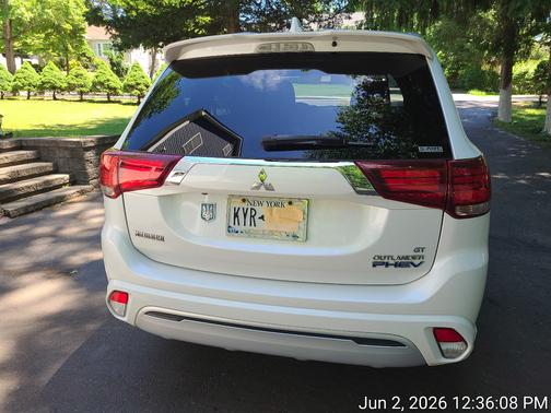 White 2019 Mitsubishi Outlander PHEV GT