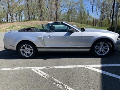 2010 Ford Mustang Base