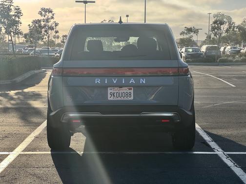 2024 Rivian R1S Adventure Quad-Motor Large Package