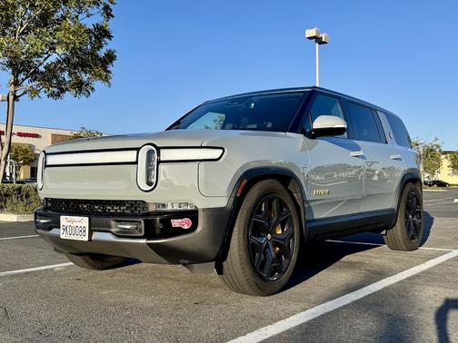 2024 Rivian R1S Adventure Quad-Motor Large Package