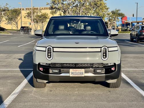 2024 Rivian R1S Adventure Quad-Motor Large Package