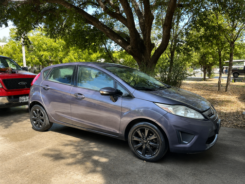 Gray 2013 Ford Fiesta SE