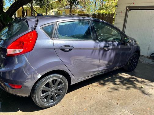 Gray 2013 Ford Fiesta SE