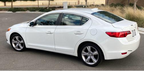 2015 Acura ILX 2.0L w/Premium Package