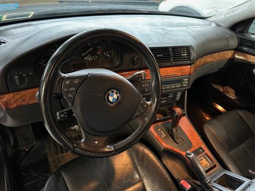 2000 BMW 528 i