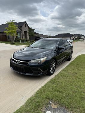 Blue 2015 Toyota Camry SE