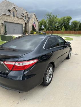 Blue 2015 Toyota Camry SE