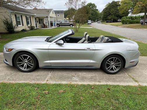 2017 Ford Mustang EcoBoost Premium